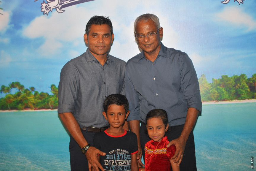 24 އޮކްޓޫބަރު 2018 ގައި އިންތިހާބީ ރައީސް އާއި ނައިބް ރައީސް މާފަންނު މެދުދާއިރާގެ ރައީތުންނާއި އެކު ރިޔާސީ އިންތިހާބުގެ ކާމިޔާބީ ފާހަގަކުރުން -- ސަން ފޮޓޯ/ އަޙުމަދު އަވްޝަން އިލްޔާސް