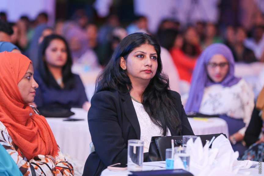 އޮކްޓޯބަރ 26، 2018: އޭޑީކޭ ހޮސްޕިޓަލްގެ މިދިޔަ އަހަރުގެ "އެމްޕްލޯއީ އޮފް ދަ އިޔަރ" އެވޯޑް ހަފްލާގެ ތެރެއިން -- ސަން ފޮޓޯ/ ފަޔާޒު މޫސާ