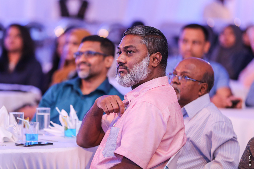 އޮކްޓޯބަރ 26، 2018: އޭޑީކޭ ހޮސްޕިޓަލްގެ މިދިޔަ އަހަރުގެ "އެމްޕްލޯއީ އޮފް ދަ އިޔަރ" އެވޯޑް ހަފްލާގެ ތެރެއިން -- ސަން ފޮޓޯ/ ފަޔާޒު މޫސާ