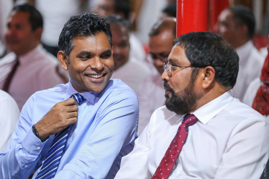 އޮކްޓޯބަރ 28، 2018: ޖުމްހޫރީ ޕާޓީގެ ލީޑަރު ކަމަށް ރައްޔިތުންގެ މަޖިލީހުގެ މާމިގިލީ ދާއިރާގެ މެމްބަރު ގާސިމް އިބްރާހިމް އިންތިޚާބުކުރުމަށް ބޭއްވި ކައުންސިލް ބައްދަލުވުމުގެ ތެރެއިން -- ސަން ފޮޓޯ/ ފަޔާޒު މޫސާ
