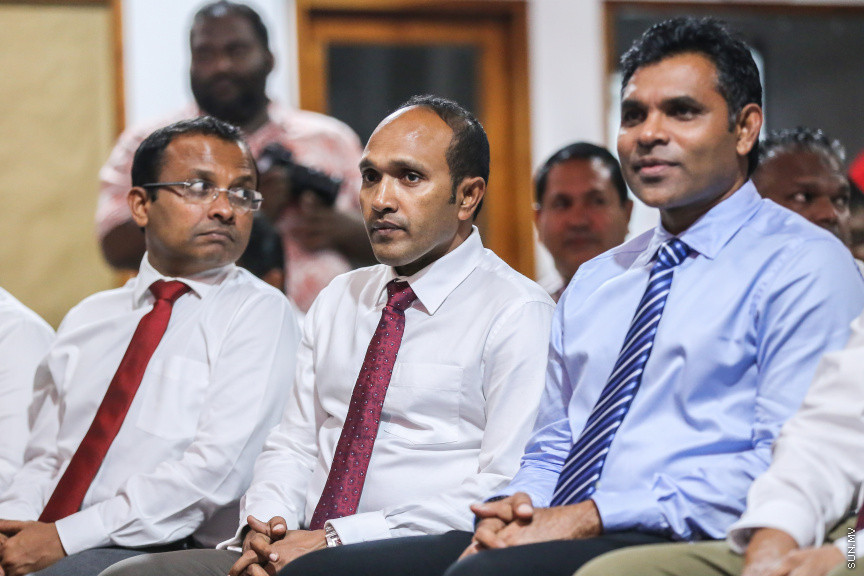 އޮކްޓޯބަރ 28، 2018: ޖުމްހޫރީ ޕާޓީގެ ލީޑަރު ކަމަށް ރައްޔިތުންގެ މަޖިލީހުގެ މާމިގިލީ ދާއިރާގެ މެމްބަރު ގާސިމް އިބްރާހިމް އިންތިޚާބުކުރުމަށް ބޭއްވި ކައުންސިލް ބައްދަލުވުމުގެ ތެރެއިން -- ސަން ފޮޓޯ/ ފަޔާޒު މޫސާ