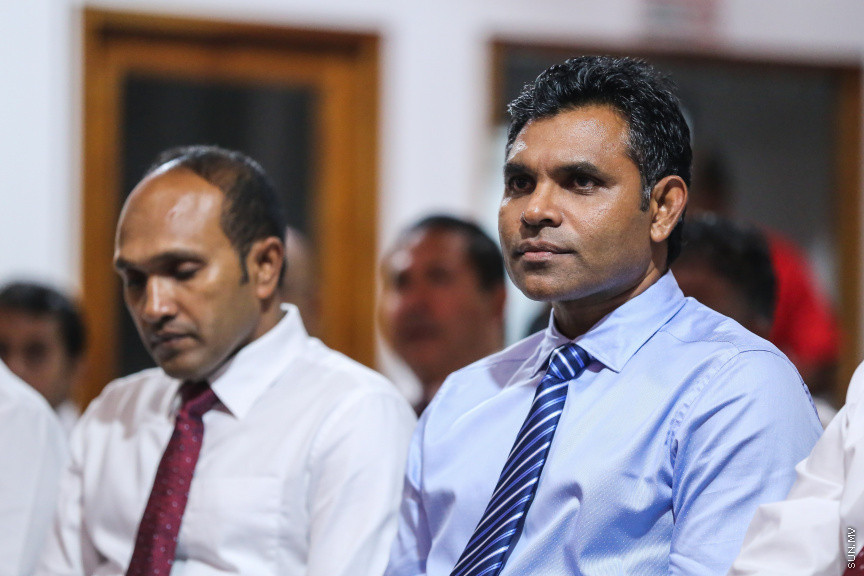 އޮކްޓޯބަރ 28، 2018: ޖުމްހޫރީ ޕާޓީގެ ލީޑަރު ކަމަށް ރައްޔިތުންގެ މަޖިލީހުގެ މާމިގިލީ ދާއިރާގެ މެމްބަރު ގާސިމް އިބްރާހިމް އިންތިޚާބުކުރުމަށް ބޭއްވި ކައުންސިލް ބައްދަލުވުމުގެ ތެރެއިން -- ސަން ފޮޓޯ/ ފަޔާޒު މޫސާ