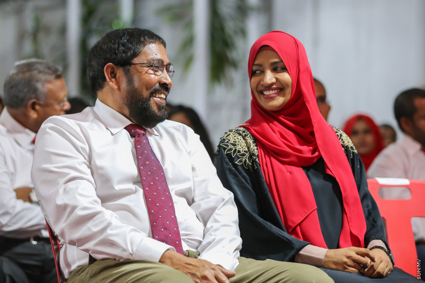 އޮކްޓޯބަރ 28، 2018: ޖުމްހޫރީ ޕާޓީގެ ލީޑަރު ކަމަށް ރައްޔިތުންގެ މަޖިލީހުގެ މާމިގިލީ ދާއިރާގެ މެމްބަރު ގާސިމް އިބްރާހިމް އިންތިޚާބުކުރުމަށް ބޭއްވި ކައުންސިލް ބައްދަލުވުމުގެ ތެރެއިން -- ސަން ފޮޓޯ/ ފަޔާޒު މޫސާ