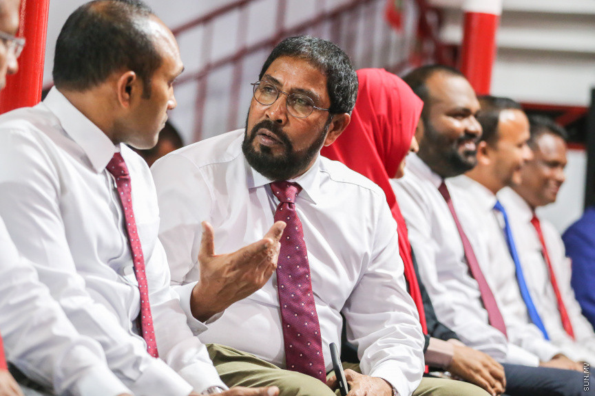 އޮކްޓޯބަރ 28، 2018: ޖުމްހޫރީ ޕާޓީގެ ލީޑަރު ކަމަށް ރައްޔިތުންގެ މަޖިލީހުގެ މާމިގިލީ ދާއިރާގެ މެމްބަރު ގާސިމް އިބްރާހިމް އިންތިޚާބުކުރުމަށް ބޭއްވި ކައުންސިލް ބައްދަލުވުމުގެ ތެރެއިން -- ސަން ފޮޓޯ/ ފަޔާޒު މޫސާ