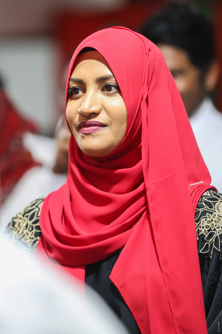 އޮކްޓޯބަރ 28، 2018: ޖުމްހޫރީ ޕާޓީގެ ލީޑަރު ކަމަށް ރައްޔިތުންގެ މަޖިލީހުގެ މާމިގިލީ ދާއިރާގެ މެމްބަރު ގާސިމް އިބްރާހިމް އިންތިޚާބުކުރުމަށް ބޭއްވި ކައުންސިލް ބައްދަލުވުމުގެ ތެރެއިން -- ސަން ފޮޓޯ/ ފަޔާޒު މޫސާ