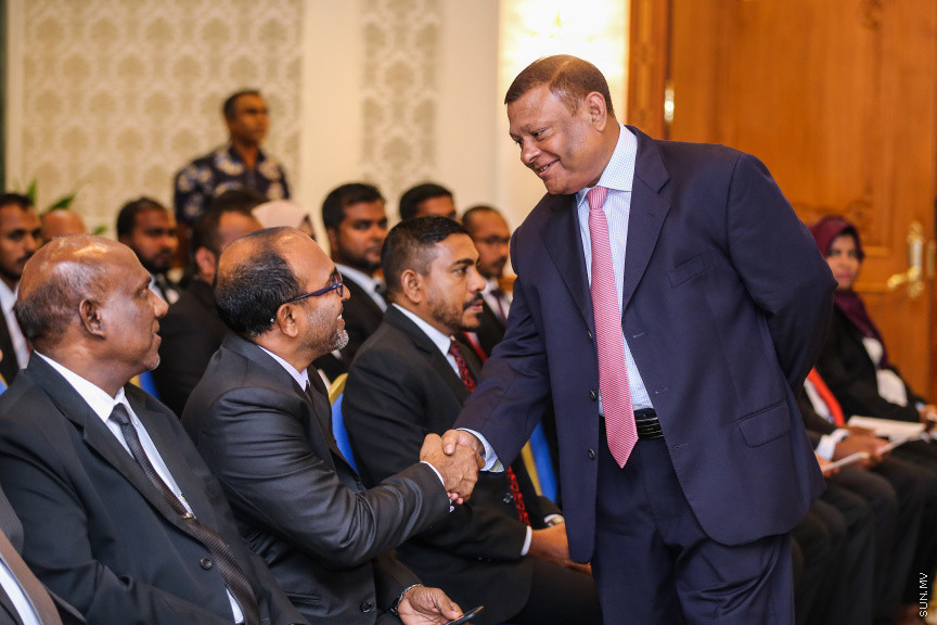 އޮކްޓޯބަރ 29، 2018:  15 ރަށުގެ މެޖިސްޓްރޭޓް ކޯޓުތަކަށް 15 މެޖިސްޓްރޭޓަކު އައްޔަން ކުރައްވައި އެ ބޭފުޅުން މަގާމުގެ ހުވާ ކުރައްވުމަށް ސުޕްރީމް ކޯޓްގައި ބޭއްވި ރަސްމިއްޔާތުގެ ތެރެއިން     - ސަން ފޮޓޯ/ ފަޔާޒު މޫސާ