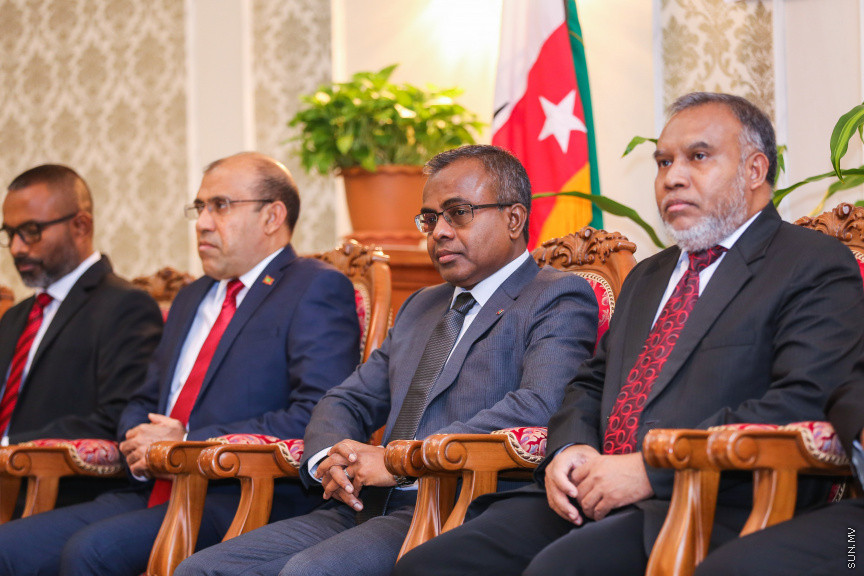 އޮކްޓޯބަރ 29، 2018:  15 ރަށުގެ މެޖިސްޓްރޭޓް ކޯޓުތަކަށް 15 މެޖިސްޓްރޭޓަކު އައްޔަން ކުރައްވައި އެ ބޭފުޅުން މަގާމުގެ ހުވާ ކުރައްވުމަށް ސުޕްރީމް ކޯޓްގައި ބޭއްވި ރަސްމިއްޔާތުގެ ތެރެއިން     - ސަން ފޮޓޯ/ ފަޔާޒު މޫސާ