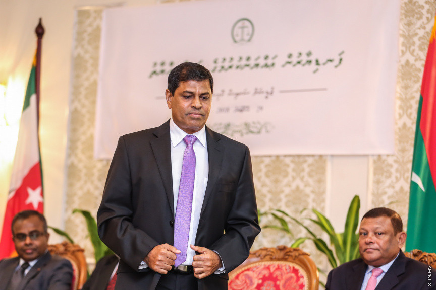 އޮކްޓޯބަރ 29، 2018:  15 ރަށުގެ މެޖިސްޓްރޭޓް ކޯޓުތަކަށް 15 މެޖިސްޓްރޭޓަކު އައްޔަން ކުރައްވައި އެ ބޭފުޅުން މަގާމުގެ ހުވާ ކުރައްވުމަށް ސުޕްރީމް ކޯޓްގައި ބޭއްވި ރަސްމިއްޔާތުގެ ތެރެއިން     - ސަން ފޮޓޯ/ ފަޔާޒު މޫސާ