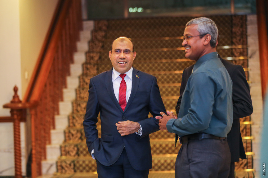 އޮކްޓޯބަރ 29، 2018:  15 ރަށުގެ މެޖިސްޓްރޭޓް ކޯޓުތަކަށް 15 މެޖިސްޓްރޭޓަކު އައްޔަން ކުރައްވައި އެ ބޭފުޅުން މަގާމުގެ ހުވާ ކުރައްވުމަށް ސުޕްރީމް ކޯޓްގައި ބޭއްވި ރަސްމިއްޔާތުގެ ތެރެއިން     - ސަން ފޮޓޯ/ ފަޔާޒު މޫސާ