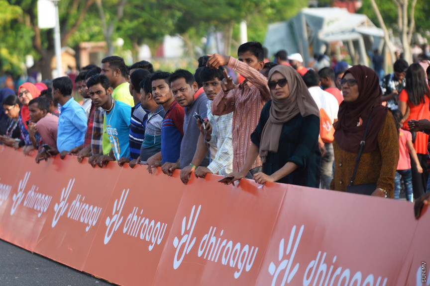 2 ނޮވެންބަރު 2018 : ދިރާގުން ބޭއްވި މިއަހަރުގެ ރޯޑުރޭސްގެ ތެއިން -- ސަން ފޮޓޯ/ އަޙުމަދު އަވްޝަން އިލްޔާސް