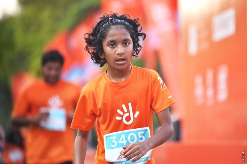 2 ނޮވެންބަރު 2018 : ދިރާގުން ބޭއްވި މިއަހަރުގެ ރޯޑުރޭސްގެ ތެއިން -- ސަން ފޮޓޯ/ އަޙުމަދު އަވްޝަން އިލްޔާސް