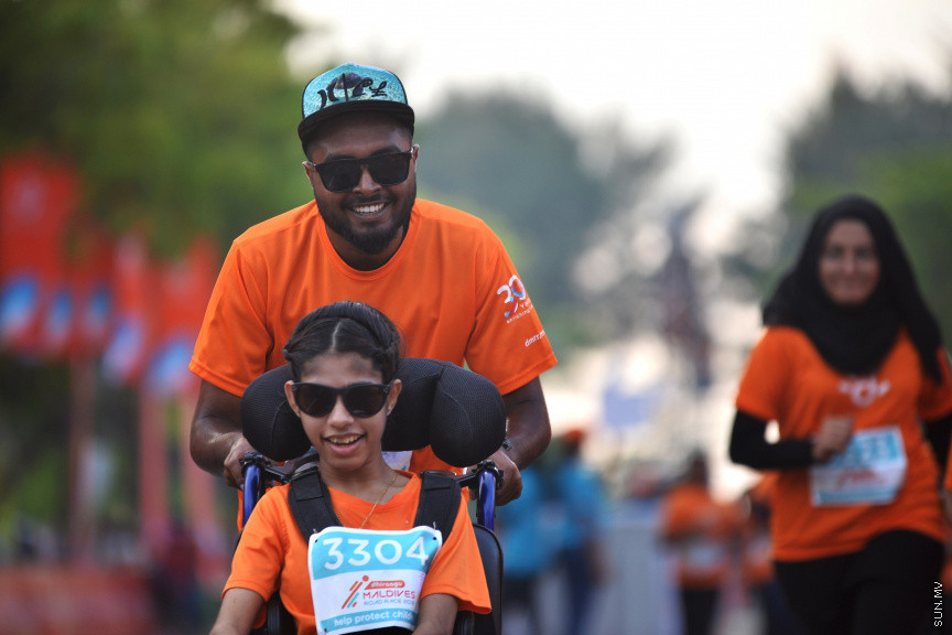 2 ނޮވެންބަރު 2018 : ދިރާގުން ބޭއްވި މިއަހަރުގެ ރޯޑުރޭސްގެ ތެއިން -- ސަން ފޮޓޯ/ އަޙުމަދު އަވްޝަން އިލްޔާސް