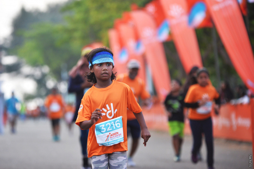 2 ނޮވެންބަރު 2018 : ދިރާގުން ބޭއްވި މިއަހަރުގެ ރޯޑުރޭސްގެ ތެއިން -- ސަން ފޮޓޯ/ އަޙުމަދު އަވްޝަން އިލްޔާސް