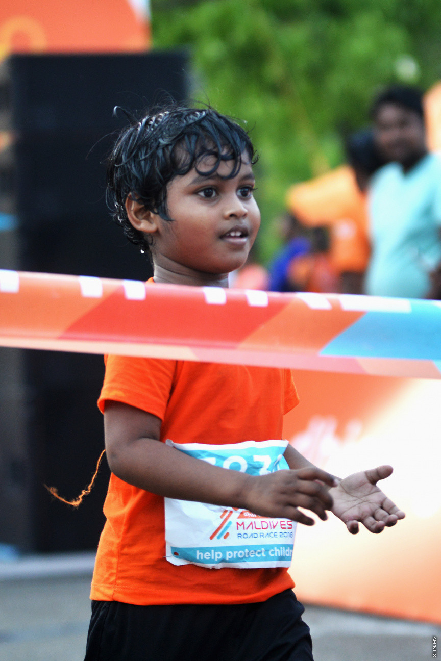 2 ނޮވެންބަރު 2018 : ދިރާގުން ބޭއްވި މިއަހަރުގެ ރޯޑުރޭސްގެ ތެއިން -- ސަން ފޮޓޯ/ އަޙުމަދު އަވްޝަން އިލްޔާސް