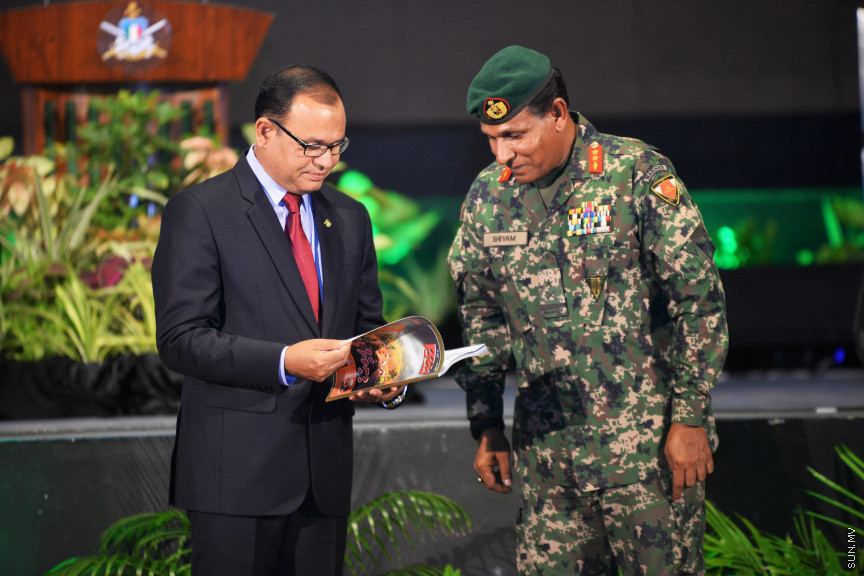 3 ނޮވެންބަރު 2018 : އިސްލާމްދީނާއި ދިވެހި ގައުމުގެ ދިފާއުގައި ހަނގުރާމަކޮށް، ރާއްޖެއަށް ނަސްރު ހޯދައިދިން 3 ނޮވެމްބަރު 1988 ގެ ޝަހީދުންގެ ހަނދާނުގައި ފާހަގަކުރާ ނަސްރުގެ ދުވަސް ފާހަގަކުރުމަށް ބޭއްވި ޖަލްސާގެ ތެރެއިން --- ސަން ފޮޓޯ/ އަޙްމަދު އަވްޝަން އިލްޔާސް