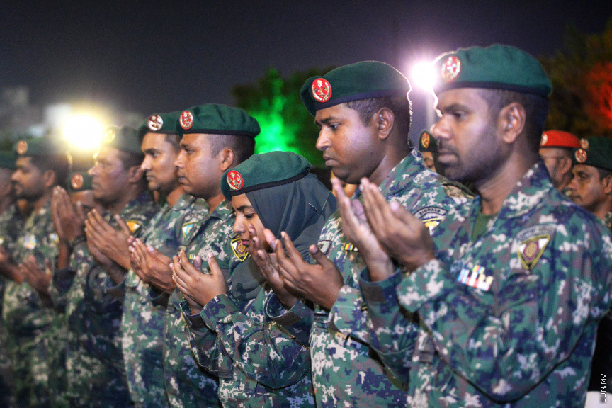 3 ނޮވެންބަރު 2018 : އިސްލާމްދީނާއި ދިވެހި ގައުމުގެ ދިފާއުގައި ހަނގުރާމަކޮށް، ރާއްޖެއަށް ނަސްރު ހޯދައިދިން 3 ނޮވެމްބަރު 1988 ގެ ޝަހީދުންގެ ހަނދާނުގައި ފާހަގަކުރާ ނަސްރުގެ ދުވަސް ފާހަގަކުރުމަށް ބޭއްވި ޖަލްސާގެ ތެރެއިން --- ސަން ފޮޓޯ/ އަޙްމަދު އަވްޝަން އިލްޔާސް
