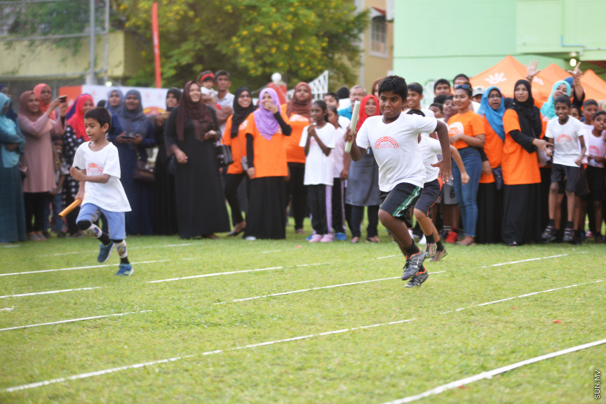ދިރާގު ސްޕެޝަލް ސްޕޯޓްސް ފެސްޓިވަލް: 6 ނޮވެންބަރު ގައި ދިރާގުން  ކުރިޔަށް ގެންދިޔަ ހަރަކާތުގެ ތެއިން -- ސަން ފޮޓޯ/ އަޙުމަދު އަވްޝަން އިލްޔާސް