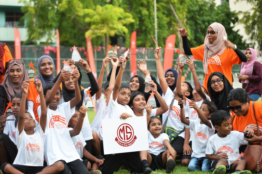 ދިރާގު ސްޕެޝަލް ސްޕޯޓްސް ފެސްޓިވަލް: 6 ނޮވެންބަރު ގައި ދިރާގުން  ކުރިޔަށް ގެންދިޔަ ހަރަކާތުގެ ތެއިން -- ސަން ފޮޓޯ/ އަޙުމަދު އަވްޝަން އިލްޔާސް