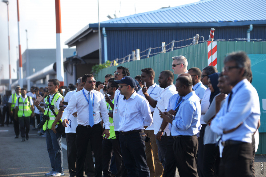 މަންތާ އެއާގެ ފްލިޓަށް ގެނައި ފުރަތަމަ ބޯޓު ރާއްޖެ އައުން. މި ފްލީޓަށް ގެންނަ ދެވަނަ ބޯޓު އަންނަ މަހު 10ގެ ކުރިން ރާއްޖެ އަންނާނެ. މަންތާ އަކީ ރާއްޖޭގެ އެތެރޭގެ އުދުހުންތަކުގައި ހިދުމަތްދޭނެ ތިންވަނަ ކުންފުނި.
މަންތާ އެއާގެ ފްލީޓަށް ފުރަތަމަ ގެނައި ބޯޓަކީ އޭޓީއާރު 600-70 މަރުކާގެ މުޅިން އާ ބޯޓެއް -- ސަން ފޮޓޯ / އަޙުމަދު އަވްޝަން އިލްޔާސް