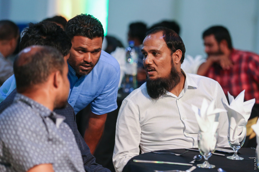 ނޮވެމްބަރ 13، 2018: "ސިޔާމް މައުރޫފު ސޮކާ ކަޕް 2018"ގެ ޑްރޯ ނެގުމަށް އާޓް ގެލަރީގައި ބޭއްވި ރަސްމިއްޔާތުގެ ތެރެއިން -- ސަން ފޮޓޯ/ ފަޔާޒު މޫސާ
