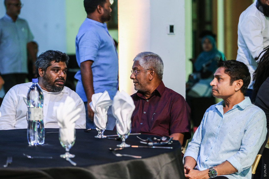 ނޮވެމްބަރ 13، 2018: "ސިޔާމް މައުރޫފު ސޮކާ ކަޕް 2018"ގެ ޑްރޯ ނެގުމަށް އާޓް ގެލަރީގައި ބޭއްވި ރަސްމިއްޔާތުގެ ތެރެއިން -- ސަން ފޮޓޯ/ ފަޔާޒު މޫސާ