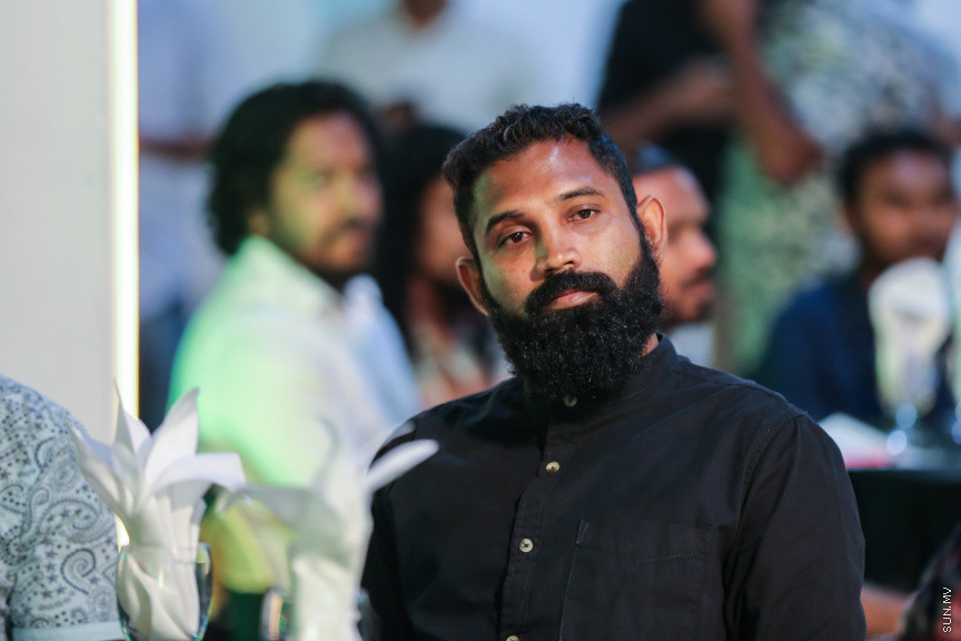 ނޮވެމްބަރ 13، 2018: "ސިޔާމް މައުރޫފު ސޮކާ ކަޕް 2018"ގެ ޑްރޯ ނެގުމަށް އާޓް ގެލަރީގައި ބޭއްވި ރަސްމިއްޔާތުގެ ތެރެއިން -- ސަން ފޮޓޯ/ ފަޔާޒު މޫސާ