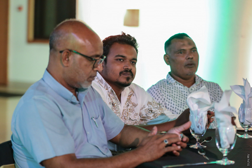 ނޮވެމްބަރ 13، 2018: "ސިޔާމް މައުރޫފު ސޮކާ ކަޕް 2018"ގެ ޑްރޯ ނެގުމަށް އާޓް ގެލަރީގައި ބޭއްވި ރަސްމިއްޔާތުގެ ތެރެއިން -- ސަން ފޮޓޯ/ ފަޔާޒު މޫސާ