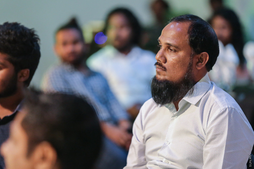 ނޮވެމްބަރ 13، 2018: "ސިޔާމް މައުރޫފު ސޮކާ ކަޕް 2018"ގެ ޑްރޯ ނެގުމަށް އާޓް ގެލަރީގައި ބޭއްވި ރަސްމިއްޔާތުގެ ތެރެއިން -- ސަން ފޮޓޯ/ ފަޔާޒު މޫސާ