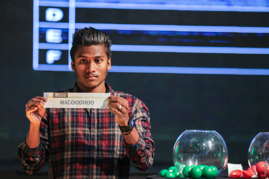 ނޮވެމްބަރ 13، 2018: "ސިޔާމް މައުރޫފު ސޮކާ ކަޕް 2018"ގެ ޑްރޯ ނެގުމަށް އާޓް ގެލަރީގައި ބޭއްވި ރަސްމިއްޔާތުގެ ތެރެއިން -- ސަން ފޮޓޯ/ ފަޔާޒު މޫސާ