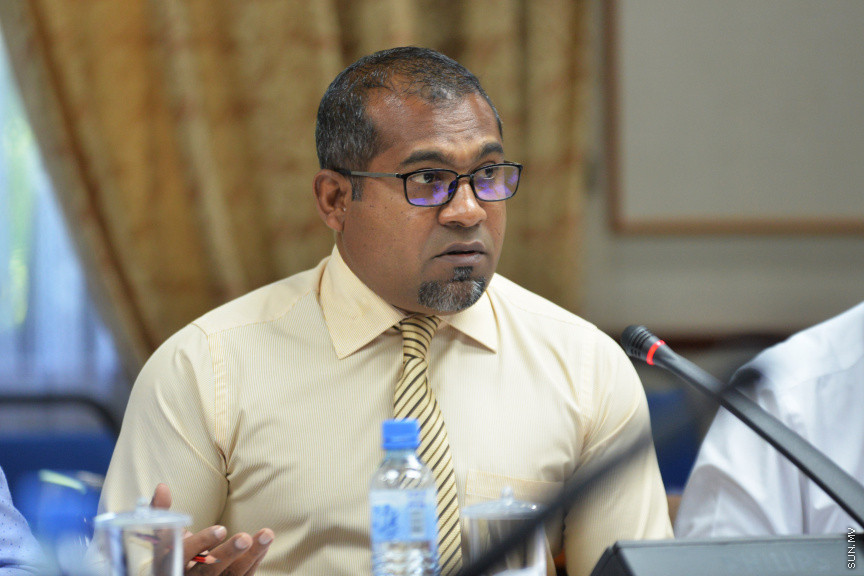 2019 ވަނަ އަހަރަށް ލަފާކޮށް ރައްޔިތުންގެ މަޖިލީހަށް ހުށަހަޅާފައިވާ ބަޖެޓް ދިރާސާ ކުރުމަށް ބެއްވި މަޖިލީހުގެ ބަޖެޓް ކޮމިޓީގެ ބައްދަލުވުމުގެ ތެރެއިން -- ސަން ފޮޓޯ / އަޙްމަދު އަވްޝަން އިލްޔާސް
