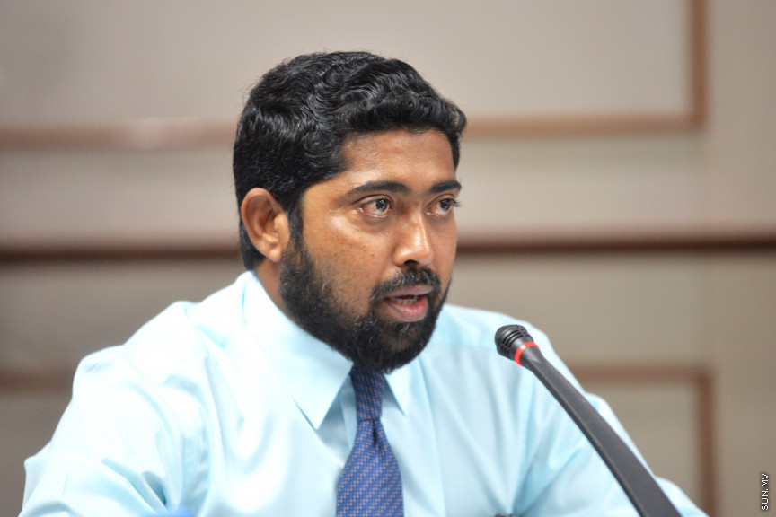 2019 ވަނަ އަހަރަށް ލަފާކޮށް ރައްޔިތުންގެ މަޖިލީހަށް ހުށަހަޅާފައިވާ ބަޖެޓް ދިރާސާ ކުރުމަށް ބެއްވި މަޖިލީހުގެ ބަޖެޓް ކޮމިޓީގެ ބައްދަލުވުމުގެ ތެރެއިން -- ސަން ފޮޓޯ / އަޙްމަދު އަވްޝަން އިލްޔާސް