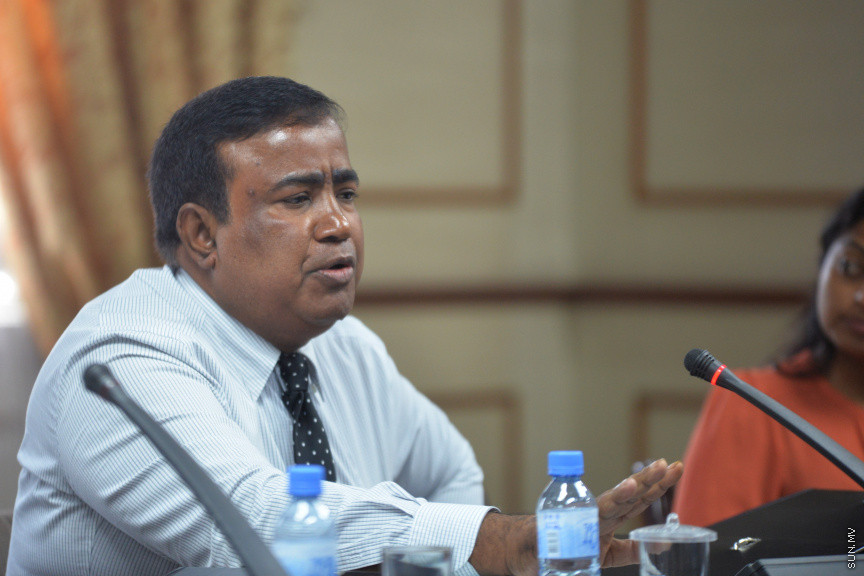 2019 ވަނަ އަހަރަށް ލަފާކޮށް ރައްޔިތުންގެ މަޖިލީހަށް ހުށަހަޅާފައިވާ ބަޖެޓް ދިރާސާ ކުރުމަށް ބެއްވި މަޖިލީހުގެ ބަޖެޓް ކޮމިޓީގެ ބައްދަލުވުމުގެ ތެރެއިން -- ސަން ފޮޓޯ / އަޙްމަދު އަވްޝަން އިލްޔާސް