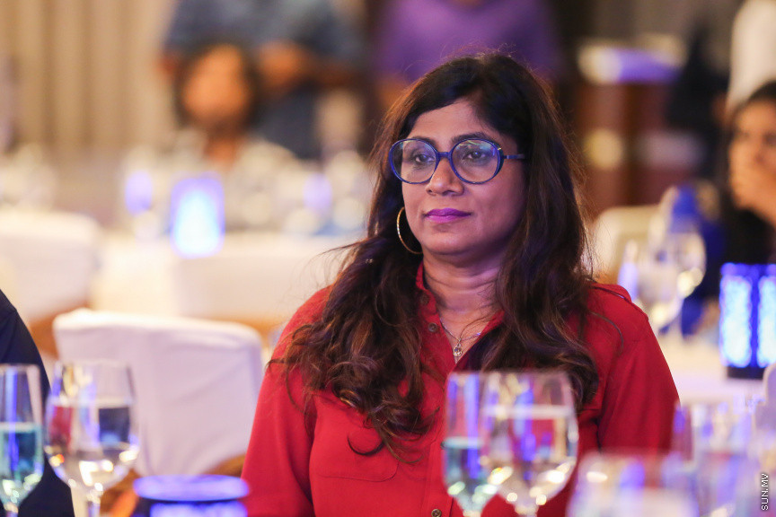 ނޮވެމްބަރ 14، 2018: ރައްޔިތުންގެ މަޖިލީހުގެ ރައީސް އަދި ޖުމްހޫރީ ޕާޓީގެ ލީޑަރު ގާސިމް އިބްރާހިމްގެ އަނބިކަނބަލުން އައިޝަތު ނަހުލާ އަދި އޭނާގެ މަންމަ ހަދީޖާ އިބްރާހިމް އިސްވެގެން އުފައްދައިފައިވާ ޖަމިއްޔާ، އެސޯސިއޭޝަން ފޯ ސޯޝަލް ބެނެފިޓްސް އެންޑް އެއިޑް (އަސްބާ) ރަސްމީކޮށް އިފްތިތާހް ކުރުމަށް ޖެން ހޮޓެލްގައި ބޭއްވި ރަސްމިޔާތުގެ ތެރެއިން -- ސަން ފޮޓޯ/ ފަޔާޒު މޫސާ 