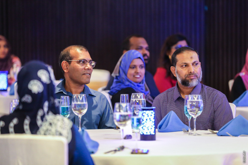 ނޮވެމްބަރ 14، 2018: ރައްޔިތުންގެ މަޖިލީހުގެ ރައީސް އަދި ޖުމްހޫރީ ޕާޓީގެ ލީޑަރު ގާސިމް އިބްރާހިމްގެ އަނބިކަނބަލުން އައިޝަތު ނަހުލާ އަދި އޭނާގެ މަންމަ ހަދީޖާ އިބްރާހިމް އިސްވެގެން އުފައްދައިފައިވާ ޖަމިއްޔާ، އެސޯސިއޭޝަން ފޯ ސޯޝަލް ބެނެފިޓްސް އެންޑް އެއިޑް (އަސްބާ) ރަސްމީކޮށް އިފްތިތާހް ކުރުމަށް ޖެން ހޮޓެލްގައި ބޭއްވި ރަސްމިޔާތުގެ ތެރެއިން -- ސަން ފޮޓޯ/ ފަޔާޒު މޫސާ 
