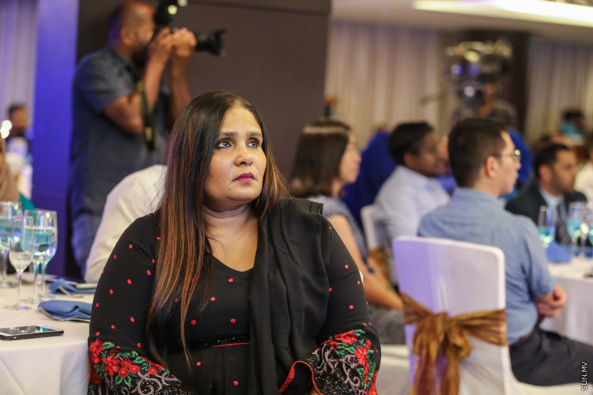 ނޮވެމްބަރ 14، 2018: ރައްޔިތުންގެ މަޖިލީހުގެ ރައީސް އަދި ޖުމްހޫރީ ޕާޓީގެ ލީޑަރު ގާސިމް އިބްރާހިމްގެ އަނބިކަނބަލުން އައިޝަތު ނަހުލާ އަދި އޭނާގެ މަންމަ ހަދީޖާ އިބްރާހިމް އިސްވެގެން އުފައްދައިފައިވާ ޖަމިއްޔާ، އެސޯސިއޭޝަން ފޯ ސޯޝަލް ބެނެފިޓްސް އެންޑް އެއިޑް (އަސްބާ) ރަސްމީކޮށް އިފްތިތާހް ކުރުމަށް ޖެން ހޮޓެލްގައި ބޭއްވި ރަސްމިޔާތުގެ ތެރެއިން -- ސަން ފޮޓޯ/ ފަޔާޒު މޫސާ 