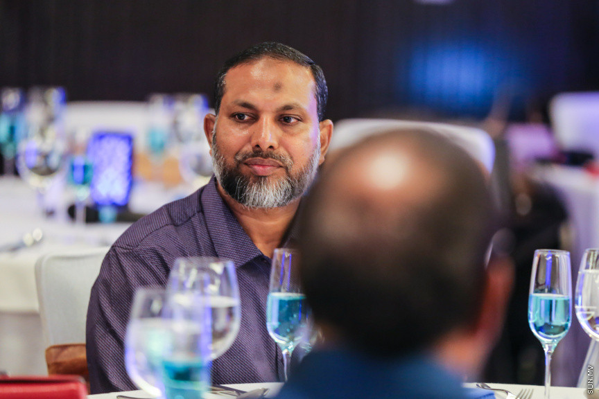 ނޮވެމްބަރ 14، 2018: ރައްޔިތުންގެ މަޖިލީހުގެ ރައީސް އަދި ޖުމްހޫރީ ޕާޓީގެ ލީޑަރު ގާސިމް އިބްރާހިމްގެ އަނބިކަނބަލުން އައިޝަތު ނަހުލާ އަދި އޭނާގެ މަންމަ ހަދީޖާ އިބްރާހިމް އިސްވެގެން އުފައްދައިފައިވާ ޖަމިއްޔާ، އެސޯސިއޭޝަން ފޯ ސޯޝަލް ބެނެފިޓްސް އެންޑް އެއިޑް (އަސްބާ) ރަސްމީކޮށް އިފްތިތާހް ކުރުމަށް ޖެން ހޮޓެލްގައި ބޭއްވި ރަސްމިޔާތުގެ ތެރެއިން -- ސަން ފޮޓޯ/ ފަޔާޒު މޫސާ 