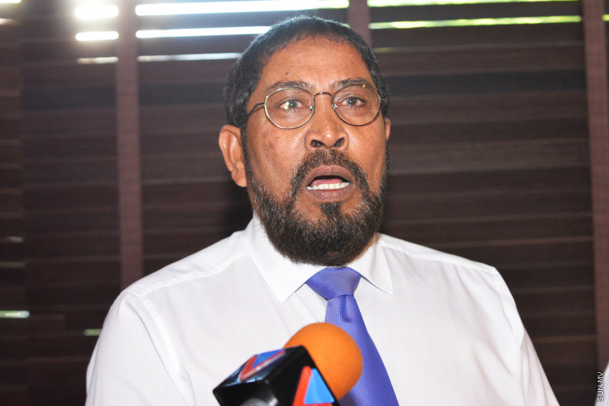 15 ނޮވެންބަރު 2018 : ކޯލިޝަންގެ ލީޑަރުން ހޮޓަލް ޖެންގައި ބައްދަލު ކުރެއްވުމައް ފަހު މީޑިއާއަށް މައުލޫމާތު ދެއްވުމުގެ ތެރެއިން -- ސަން ފޮޓޯ : އަޙުމަދު އަވްޝަން އިލްޔާސް 