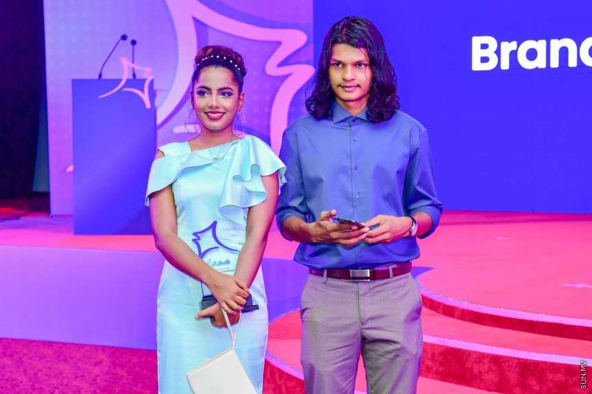 މަންތާ އެއާ ރަސްމީކޮށް ލޯންޗުކޮށް ބްރޭންޑް އެމްބެސެޑަރުން ކަޑައެޅޫމައް ރޭބޭއްވި ރަސްމިއްޔާތުގެ ތެރެއިން -- ފޮޓޯ/ ރައީސް އޮފީސް