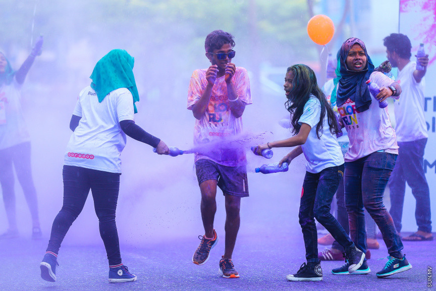 ނޮވެމްބަރ 23، 2018: އުރީދޫ ކަލާ ރަންގެ ތެރެއިން: 
މިއަހަރުގެ ދުވުމުގައި 5000އަށް ވުރެ ގިނަ މީހުން ބައިވެރިވި -- ސަން ފޮޓޯ/ ފަޔާޒު މޫސާ