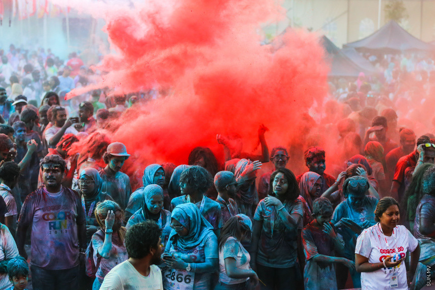 ނޮވެމްބަރ 23، 2018: އުރީދޫ ކަލާ ރަންގެ ތެރެއިން: 
މިއަހަރުގެ ދުވުމުގައި 5000އަށް ވުރެ ގިނަ މީހުން ބައިވެރިވި -- ސަން ފޮޓޯ/ ފަޔާޒު މޫސާ