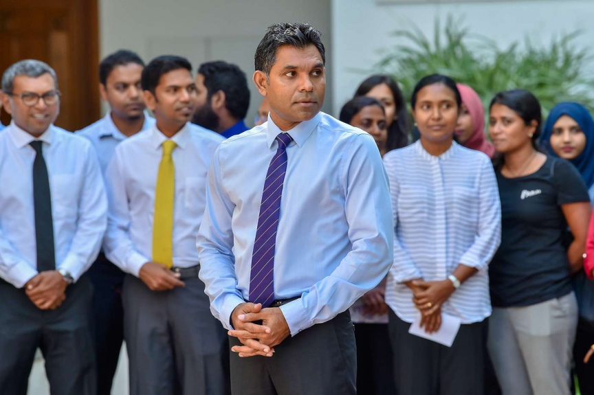 ޑިސެމްބަރ 2، 2018: އެއްފަހަރު ބޭނުންކޮށްފައި އުކާލާ ޕްލާސްޓިކް ރައީސުލްޖުމްހޫރިއްޔާގެ އޮފީހުގައި ބޭނުންކުރުން މަދުކުރުން އިފްތިތާޙްކުރުމަށް ރައީސް އޮފީހުގައި ބޭއްވި ރަސްމިއްޔާތުގެ ތެރެއިން -- ފޮޓޯ/ ރައީސް އޮފީސް