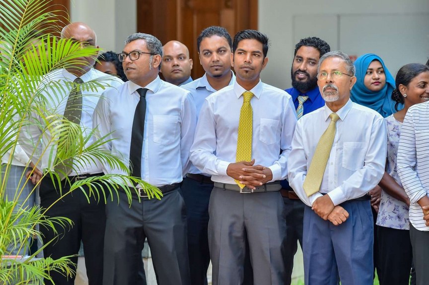 ޑިސެމްބަރ 2، 2018: އެއްފަހަރު ބޭނުންކޮށްފައި އުކާލާ ޕްލާސްޓިކް ރައީސުލްޖުމްހޫރިއްޔާގެ އޮފީހުގައި ބޭނުންކުރުން މަދުކުރުން އިފްތިތާޙްކުރުމަށް ރައީސް އޮފީހުގައި ބޭއްވި ރަސްމިއްޔާތުގެ ތެރެއިން -- ފޮޓޯ/ ރައީސް އޮފީސް