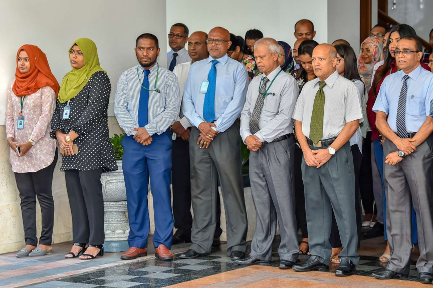 ޑިސެމްބަރ 2، 2018: އެއްފަހަރު ބޭނުންކޮށްފައި އުކާލާ ޕްލާސްޓިކް ރައީސުލްޖުމްހޫރިއްޔާގެ އޮފީހުގައި ބޭނުންކުރުން މަދުކުރުން އިފްތިތާޙްކުރުމަށް ރައީސް އޮފީހުގައި ބޭއްވި ރަސްމިއްޔާތުގެ ތެރެއިން -- ފޮޓޯ/ ރައީސް އޮފީސް