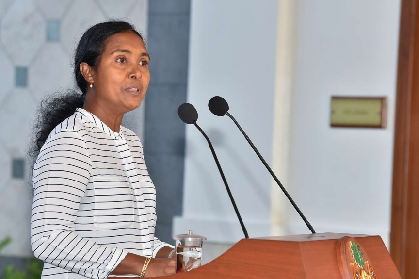 ޑިސެމްބަރ 2، 2018: އެއްފަހަރު ބޭނުންކޮށްފައި އުކާލާ ޕްލާސްޓިކް ރައީސުލްޖުމްހޫރިއްޔާގެ އޮފީހުގައި ބޭނުންކުރުން މަދުކުރުން އިފްތިތާޙްކުރުމަށް ރައީސް އޮފީހުގައި ބޭއްވި ރަސްމިއްޔާތުގެ ތެރެއިން -- ފޮޓޯ/ ރައީސް އޮފީސް