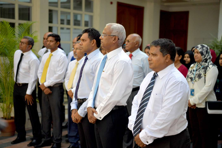 ޑިސެމްބަރ 2، 2018: އެއްފަހަރު ބޭނުންކޮށްފައި އުކާލާ ޕްލާސްޓިކް ރައީސުލްޖުމްހޫރިއްޔާގެ އޮފީހުގައި ބޭނުންކުރުން މަދުކުރުން އިފްތިތާޙްކުރުމަށް ރައީސް އޮފީހުގައި ބޭއްވި ރަސްމިއްޔާތުގެ ތެރެއިން -- ފޮޓޯ/ ރައީސް އޮފީސް