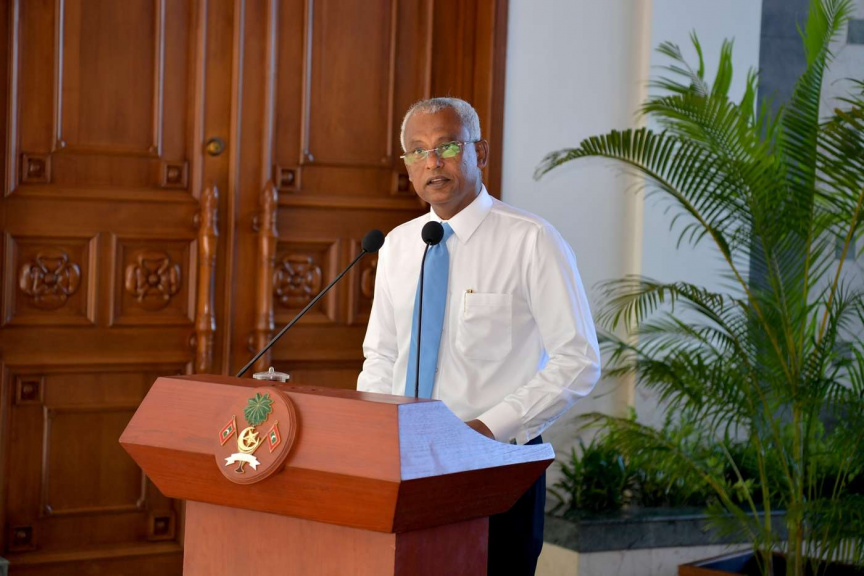 ޑިސެމްބަރ 2، 2018: އެއްފަހަރު ބޭނުންކޮށްފައި އުކާލާ ޕްލާސްޓިކް ރައީސުލްޖުމްހޫރިއްޔާގެ އޮފީހުގައި ބޭނުންކުރުން މަދުކުރުން އިފްތިތާޙްކުރުމަށް ރައީސް އޮފީހުގައި ބޭއްވި ރަސްމިއްޔާތުގެ ތެރެއިން -- ފޮޓޯ/ ރައީސް އޮފީސް