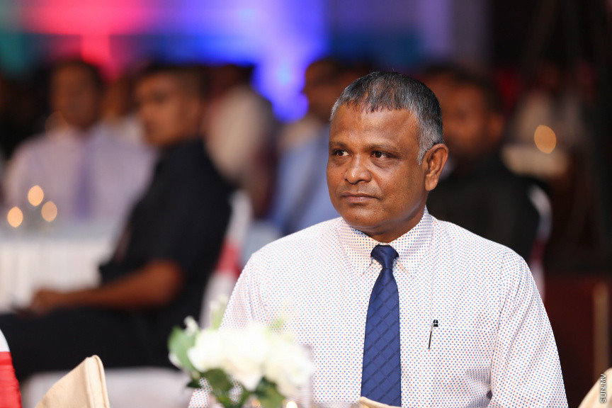 ދިވެހި ނޫސްވެރިކަމުގެ އަލިމަސް ޔޫބިލް ފާހަގަކުރުމަށާއި، އެކި ރޮނގުތަކުން މިދިޔަ އަހަރުގެ އެންމެ މޮޅު ނޫސްވެރިންނަށް އިނާމު ދިނުމަށް ދަރުބާރުގޭގައި ބޭއްވި ޖަލްސާ -- ސަން ފޮޓޯ/ ފަޔާޒު މޫސާ