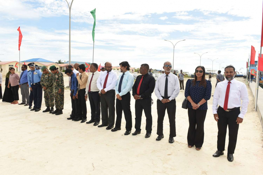 ރައީސް އިބްރާހިމް މުހައްމަދު ސޯލިހު ރ. ދުވާފަރަށް ވަޑައިގަތުން: ދަތުރުގައި ދުވާފަރު ކައުންސިލާއި ވަނީ ބައްދަލުކުރައްވައިފައި -- ފޮޓޯ/ ރައީސް އޮފީސް