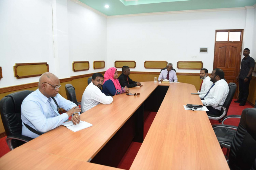 ރައީސް އިބްރާހިމް މުހައްމަދު ސޯލިހު ރ. ދުވާފަރަށް ވަޑައިގަތުން: ދަތުރުގައި ދުވާފަރު ކައުންސިލާއި ވަނީ ބައްދަލުކުރައްވައިފައި -- ފޮޓޯ/ ރައީސް އޮފީސް