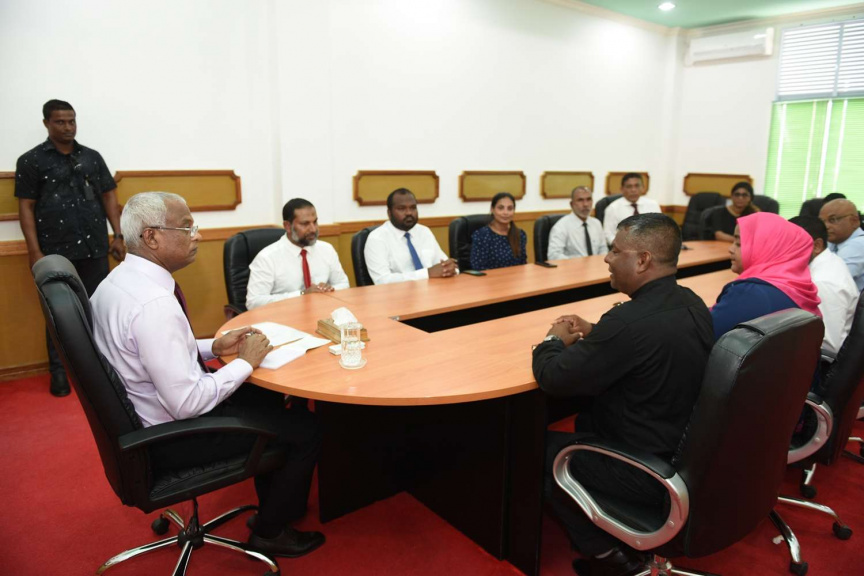 ރައީސް އިބްރާހިމް މުހައްމަދު ސޯލިހު ރ. ދުވާފަރަށް ވަޑައިގަތުން: ދަތުރުގައި ދުވާފަރު ކައުންސިލާއި ވަނީ ބައްދަލުކުރައްވައިފައި -- ފޮޓޯ/ ރައީސް އޮފީސް